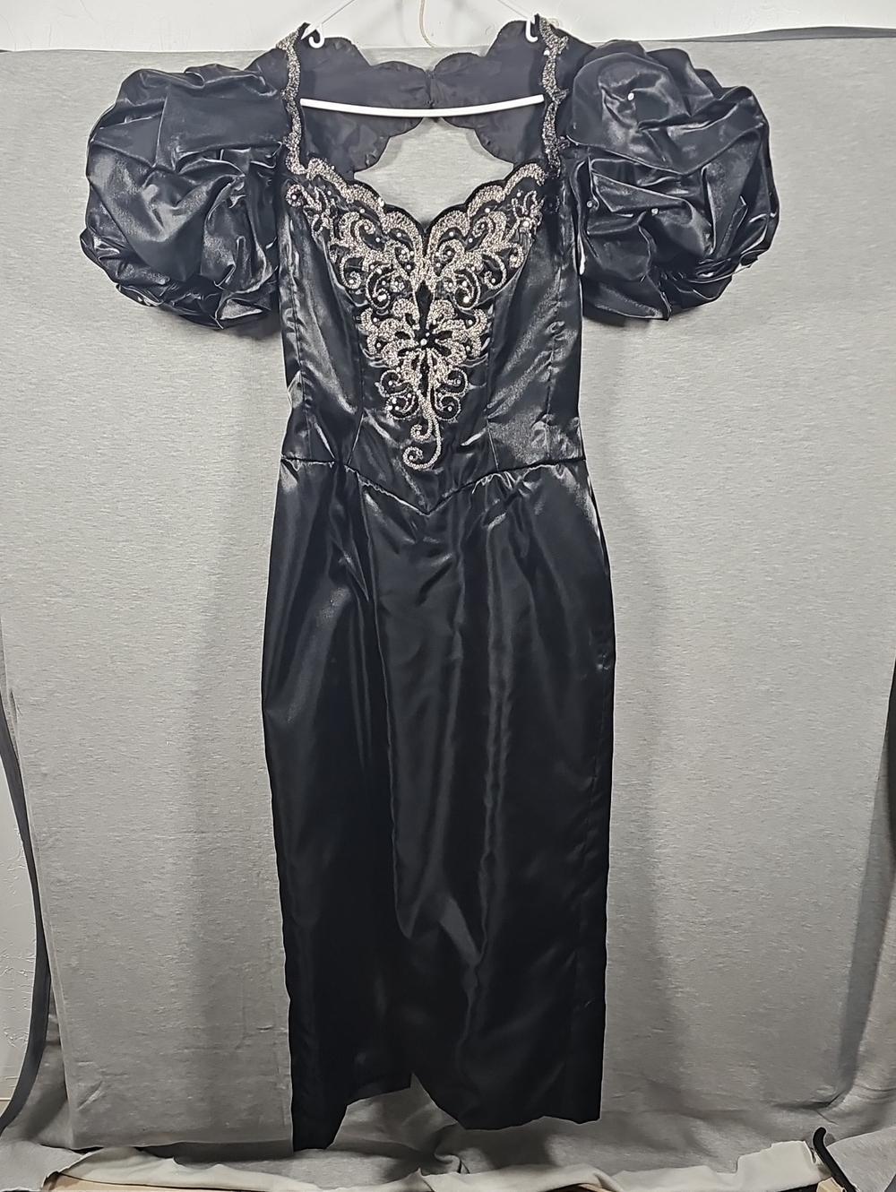 Black Satin Puff-Sleeve Evening Dress with Embroidered Bodice